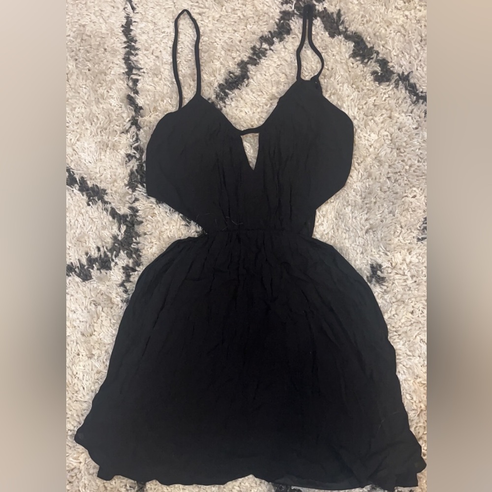 Tobi Women’s cut out dress. Size medium